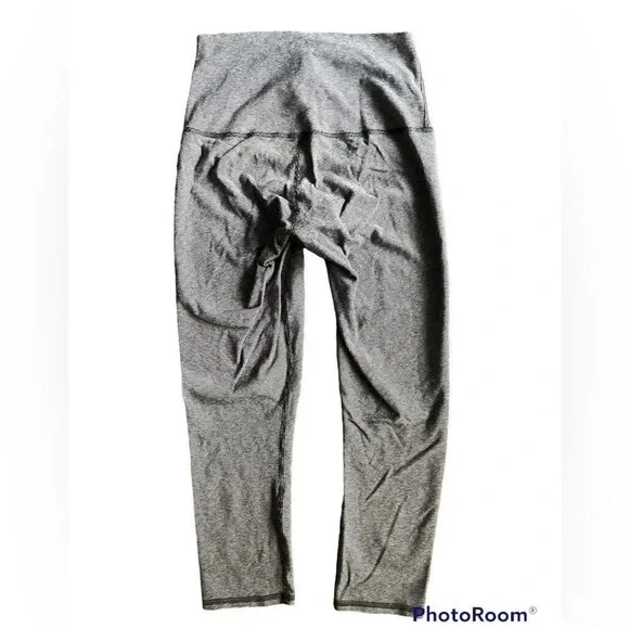 Lululemon capris - Picture 2 of 6